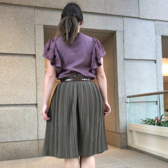 Express Ruffle Sleeve Blouse - Picture 4 of 8